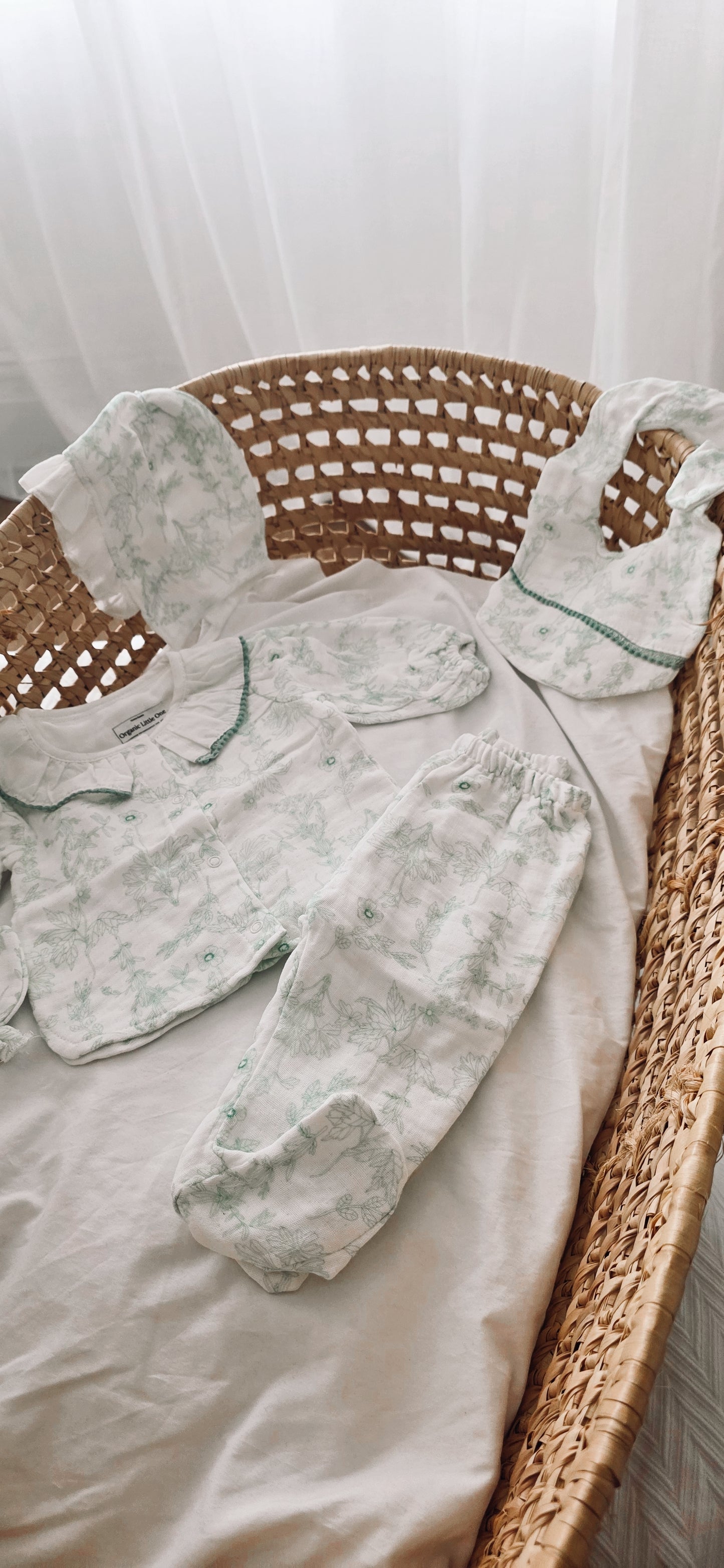 Organic Little One — Soft Mint Bloom Newborn Essentials Set (Organic Muslin)