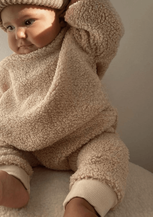 OLO Teddy Lounge Set In Latte - Organic little one